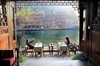 Fenghuang Waiting-For-You Inn Exterior foto